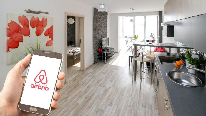 Kumbaro: Platforme E-Visitor, per uljen e informalitetit te Airbnb dhe Booking